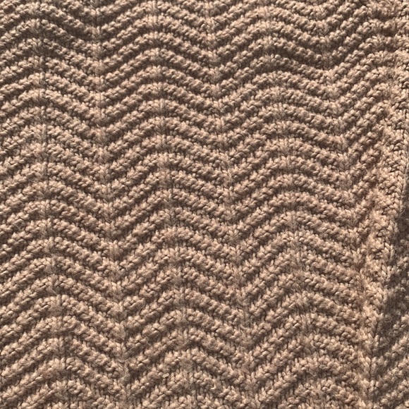 H&M sweater size small - Picture 2 of 7